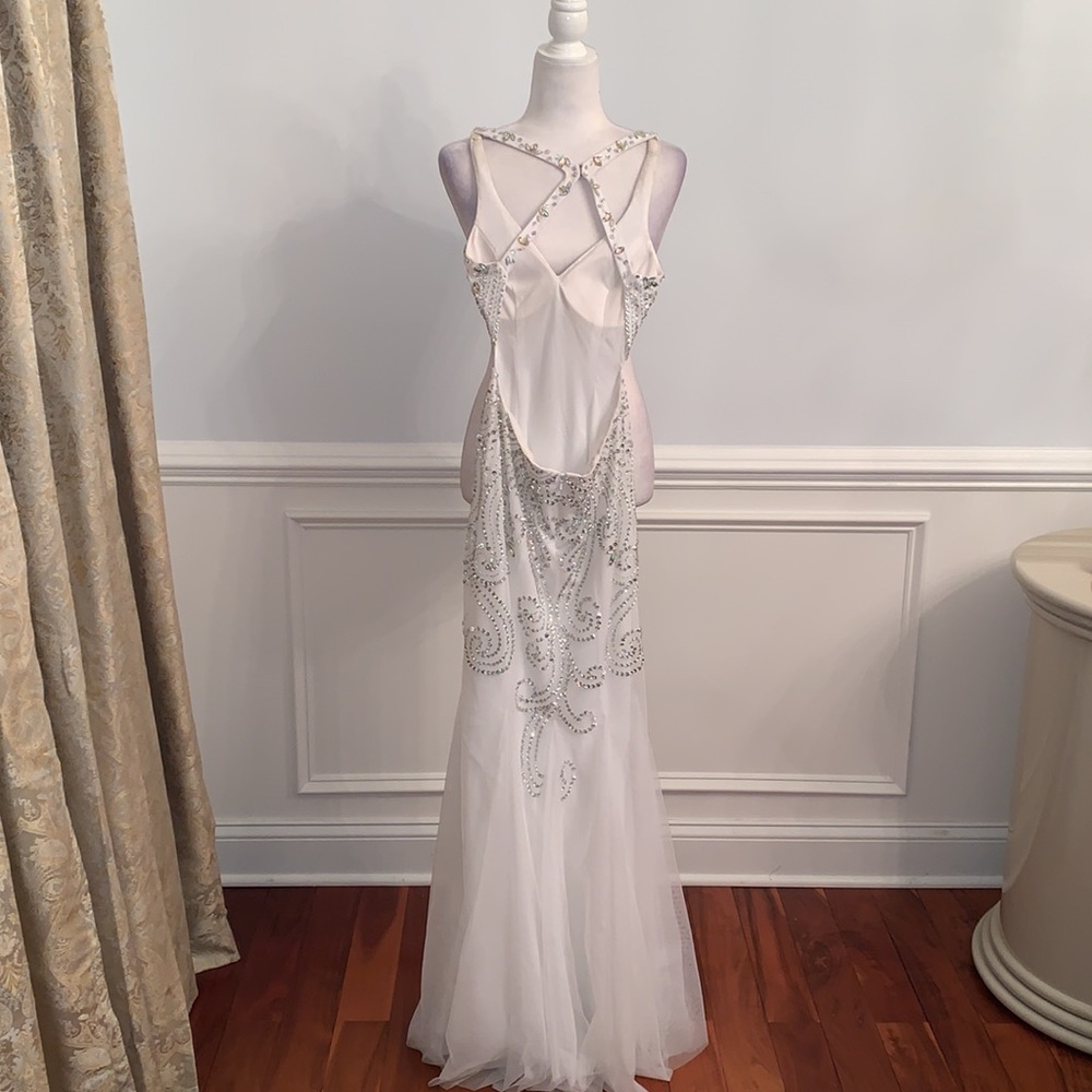 Sean Collection Rhinestone & Sequin Open Back Whi… - image 5
